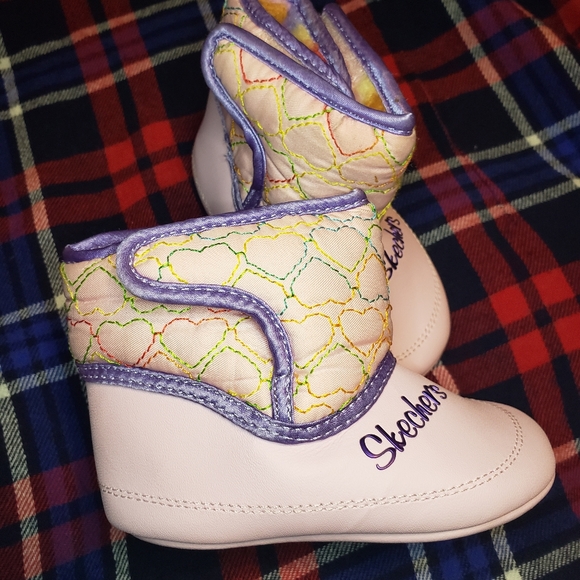 Heart Booties - Picture 2 of 5